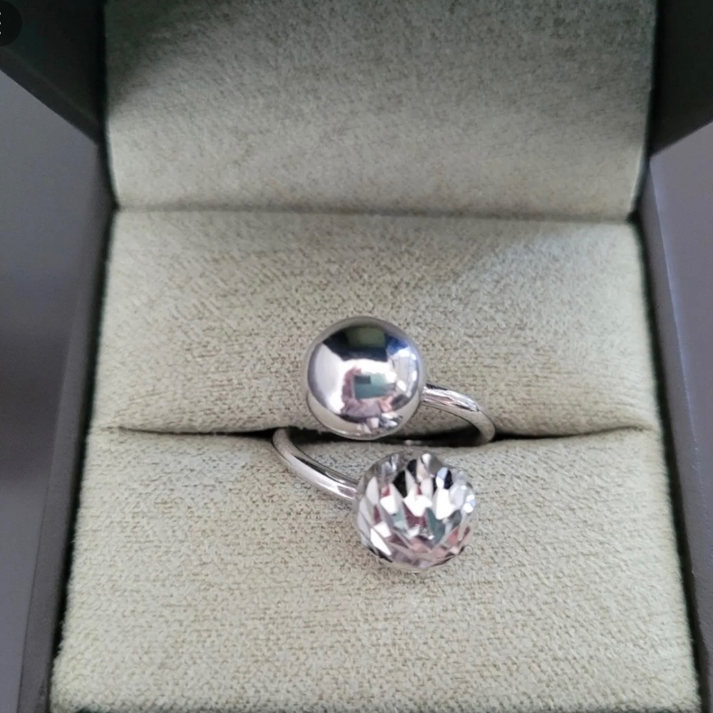 Elegant Silver (stamped 925) Double Sphere Ring (size 6) Made in Italy